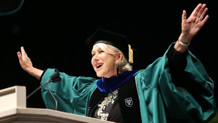 Helen Mirren aconseja a los graduados que sean feministas